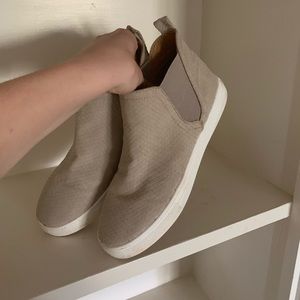 Report Women’s Shoes